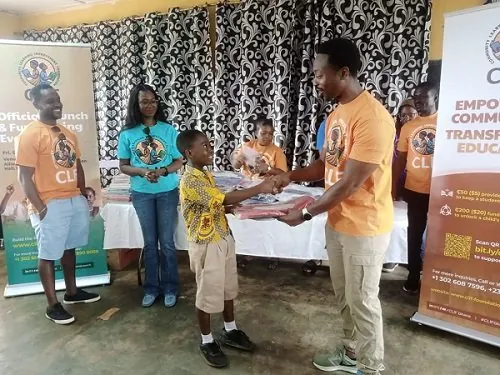 NGO supports schs with books, backpacks