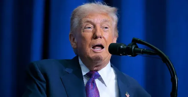Trump considers $100,000 charge for foreign graduates staying to work in US