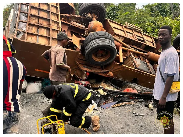 Road blocked at Birimso Bridge on Accra-Kumasi Highway after articulated truck crash