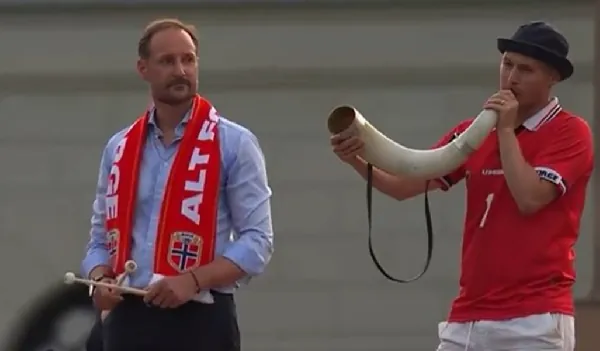 Thousands gather as Norway's Crown Prince Haakon leads famous Viking row