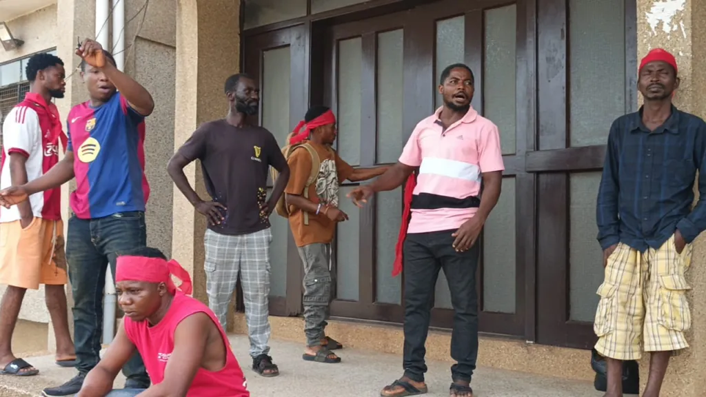 Oti region cocoa farmers besiege COCOBOD office over unpaid arrears