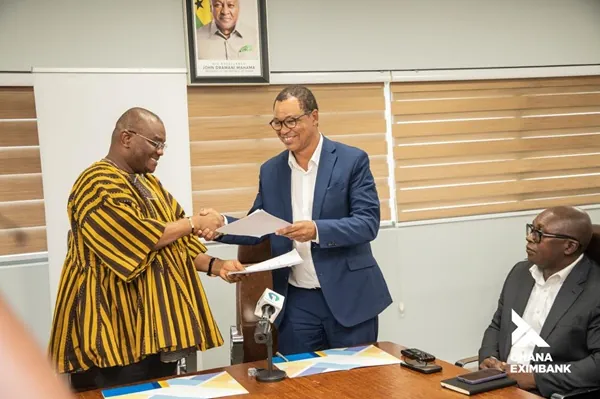Ghana EXIM Bank signs MoU with GHIB to enhance access to global banking services