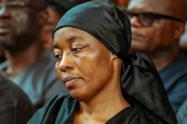 'I am suffering; Papa please clear my name' - Odo Broni breaks down at Daddy Lumba's grave