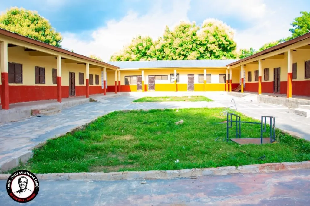 Yusif Sulemana hands over renovated classroom block to Kakiase Community