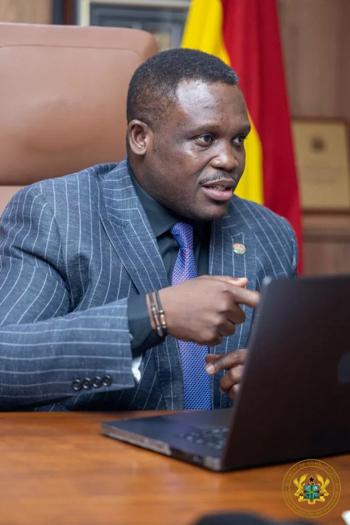 MOONDOOG Technologies presents AI citizen assistant proposal to Communications Minister
