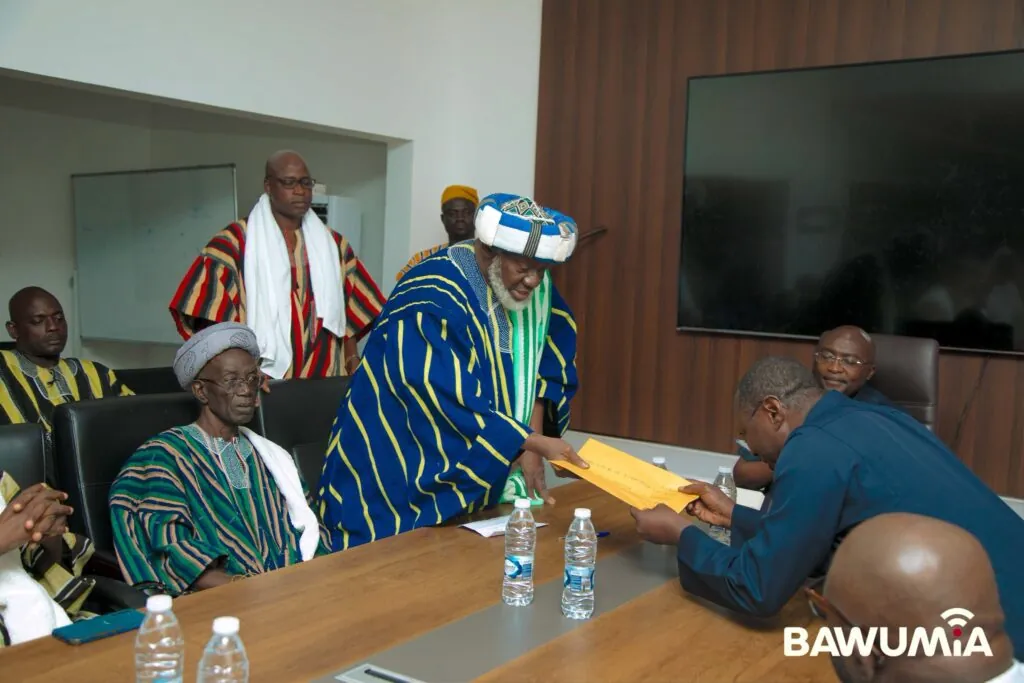 Bawumia pays tribute to late Ya-Na, receives Dagbon chiefs