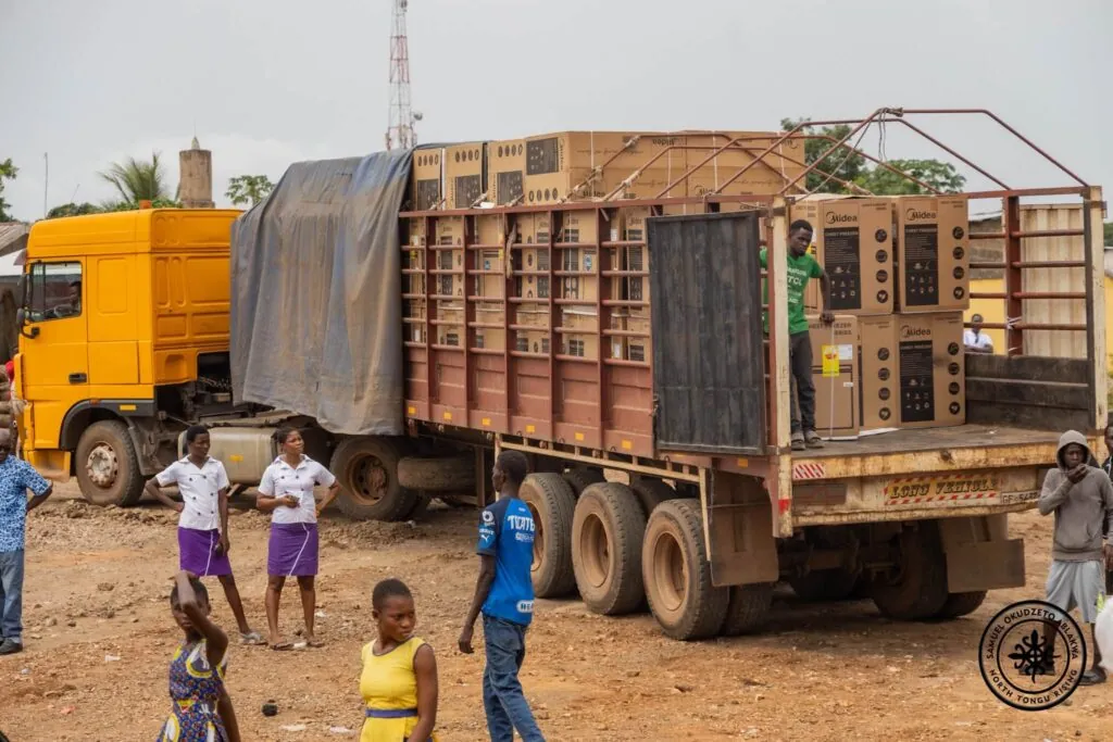 Ablakwa donates 100 chest freezers to Juapong market women ahead of 24-Hour Economy Market project