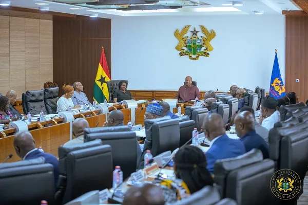 Cabinet begins final review of proposals for 1992 Constitution amendments