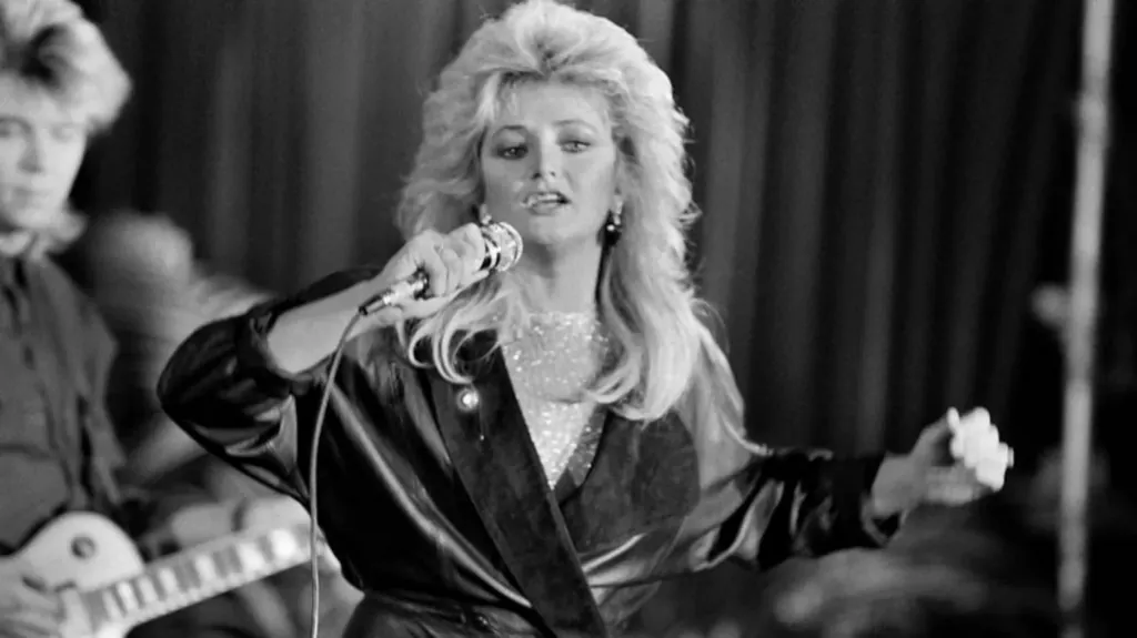 Bonnie Tyler, the gravel-voiced star who eclipsed everyone’s heart