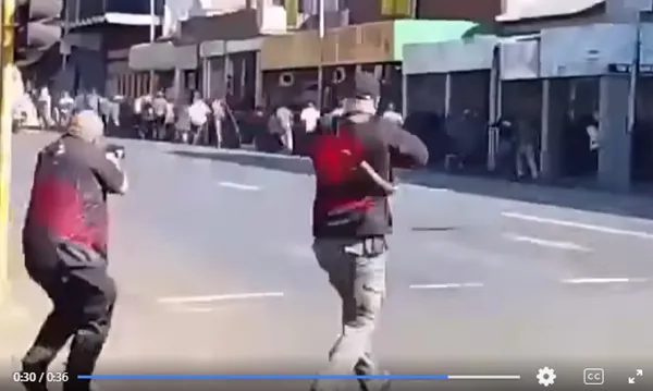 Watch how white South Africans chased away anti-immigration protesters with gunfire