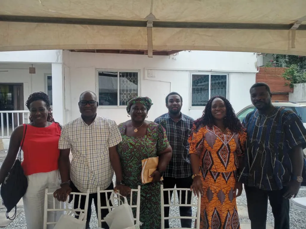 East La Burma Valley Residents Association hands over relief items to Tse-Addo flood victims
