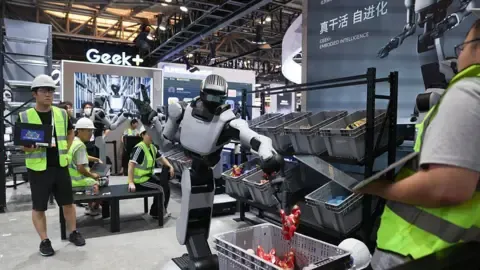 The Chinese robot army transforming the UK’s retail industry