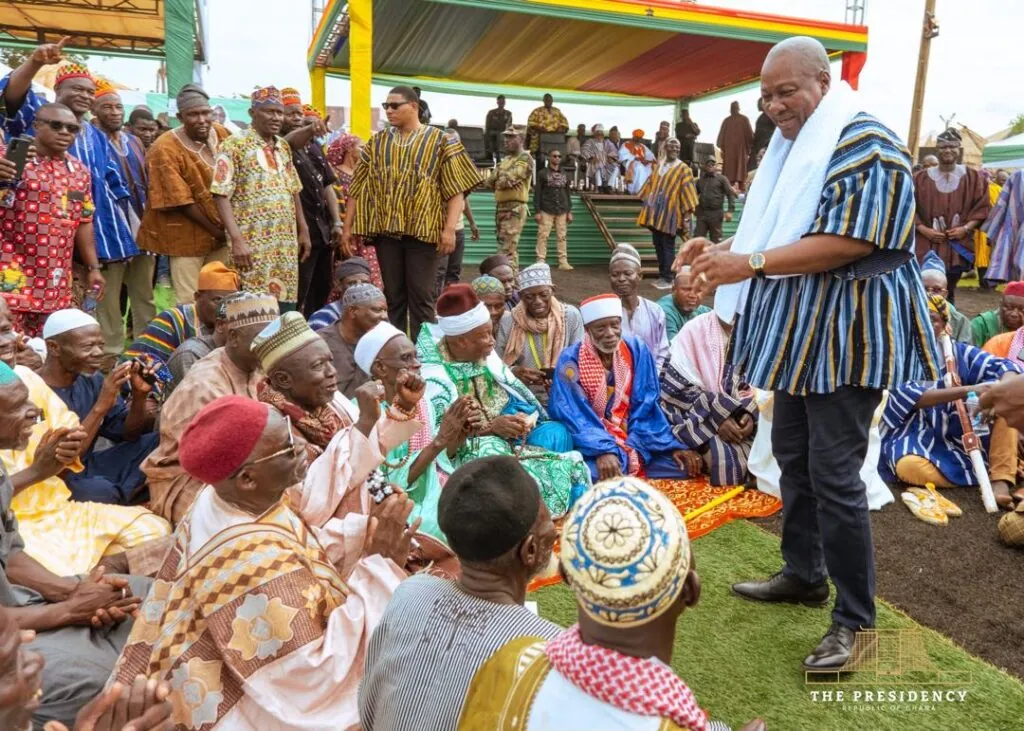 Mahama urges Dagbon Regent to preserve peace and continue late Ya-Na’s development legacy