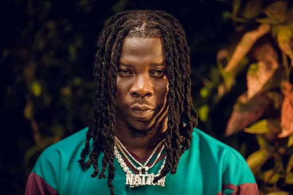 ‘I will hurt you if you take bribe from SM’ - Stonebwoy warns team