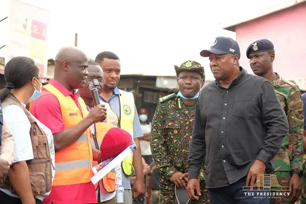 President Mahama warns against leaving waste in drains after desilting