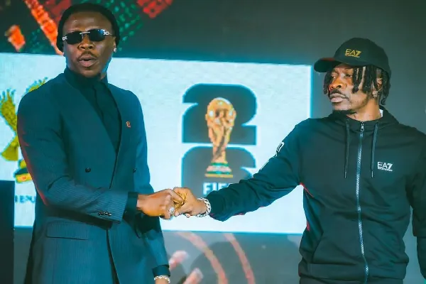 'You hugged me like an obsessed woman!' - Stonebwoy fires back at Shatta Wale