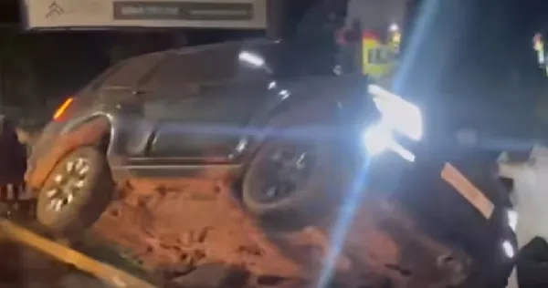 Watch as passengers flip somersaulted vehicle to save driver's life