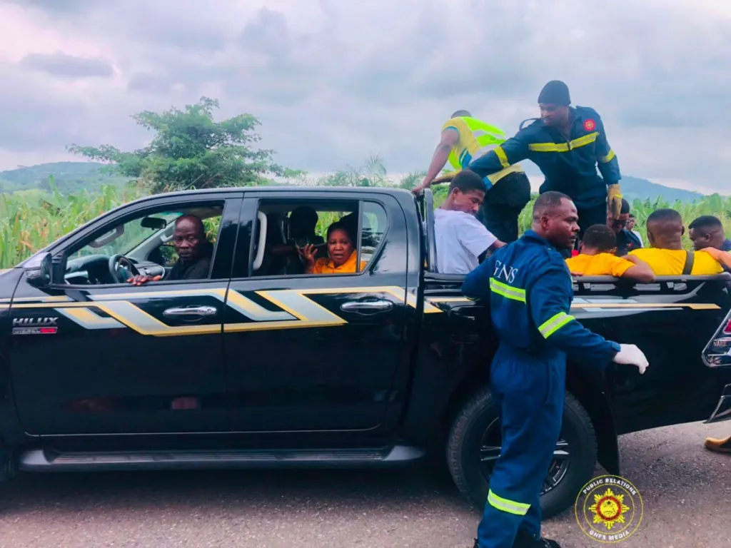 25 rescued after bus crashes on Peki–Anyensu road