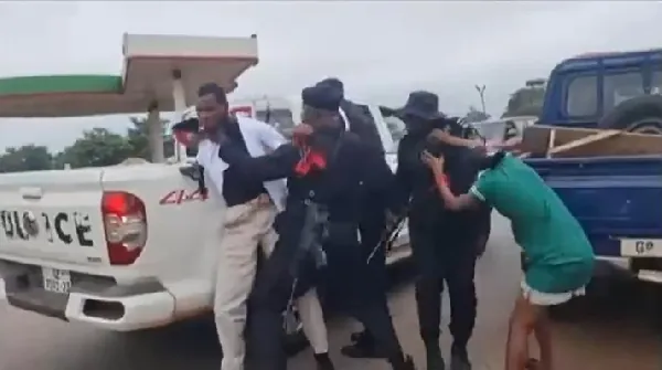 Gunshots vs Stones: Watch as nursing students clash with police during demonstration
