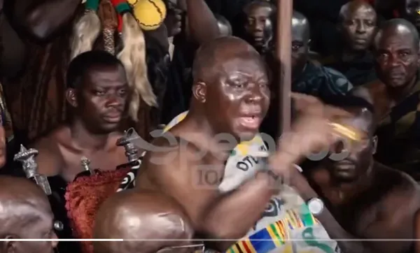 ‘There’s no wise person from your family’ - Watch Otumfuo’s fury as he removes his longest-serving chief