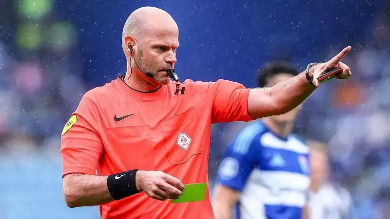 Dutch referee dies weeks after World Cup snub