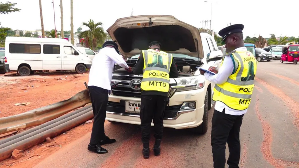 Police clamp down on unauthorised sirens and other traffic violations in Kumasi