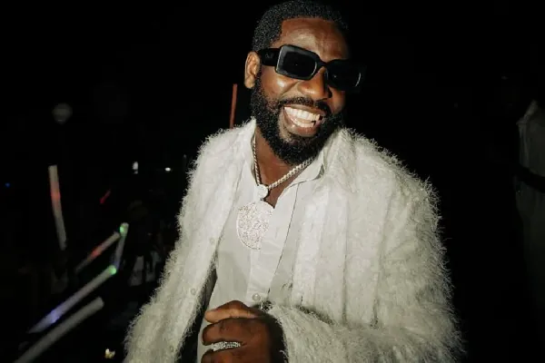 'You can't be a fraudster and not speak good English' - Bisa Kdei trolls MoMo scammer